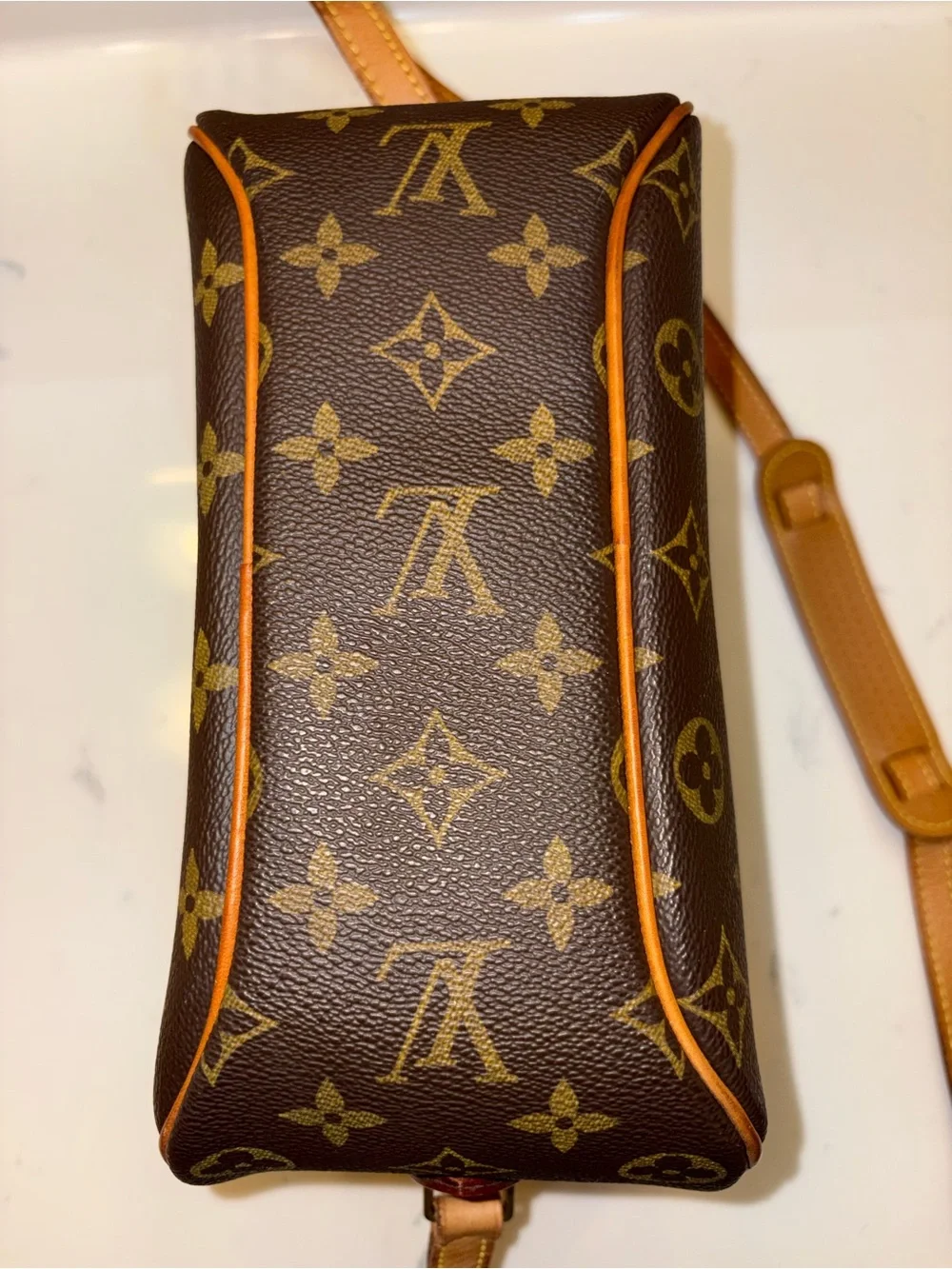 Louis Vuitton Blois Monogram Brown Crossbody NO0977 - Authentic